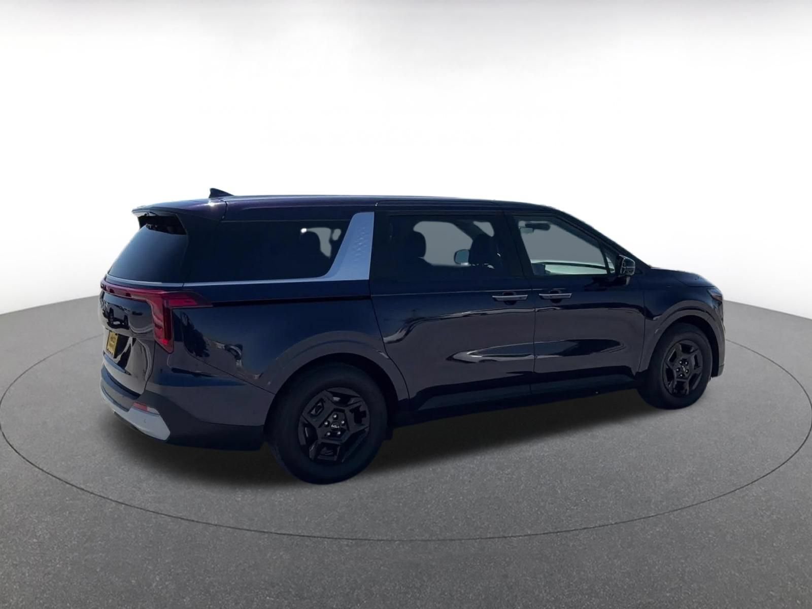 Used 2026 Kia Carnival FWD image 15