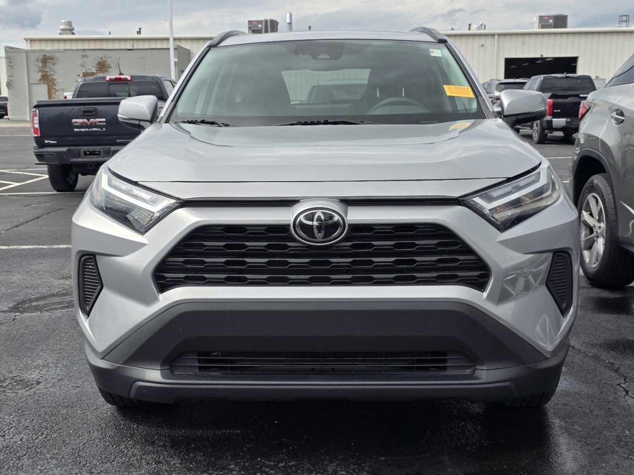 Used 2023 Toyota RAV4 XLE w/ Convenience Package image 2