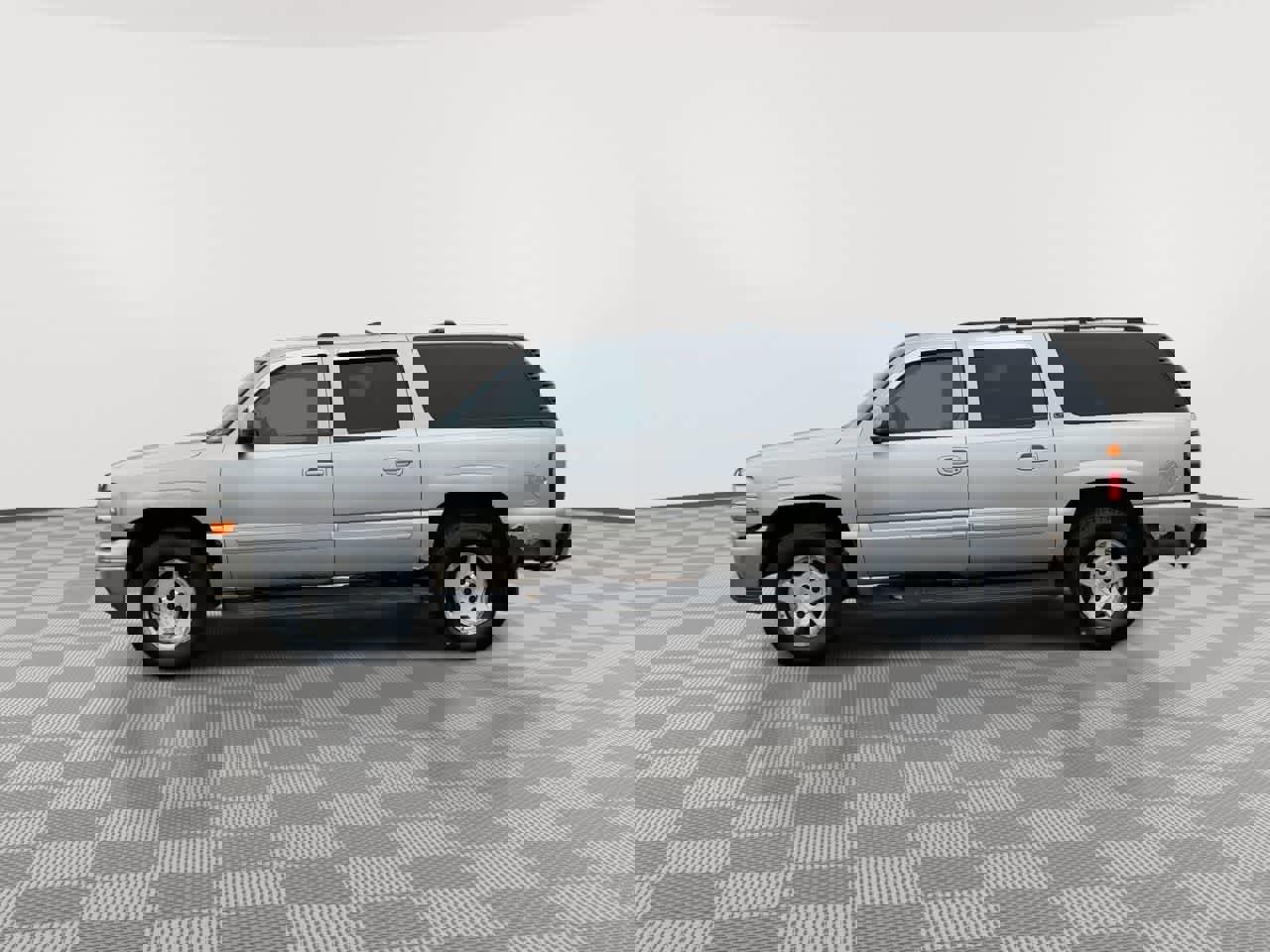 Used 2005 Chevrolet Suburban LT w/ Preferred Equipment Group image 5