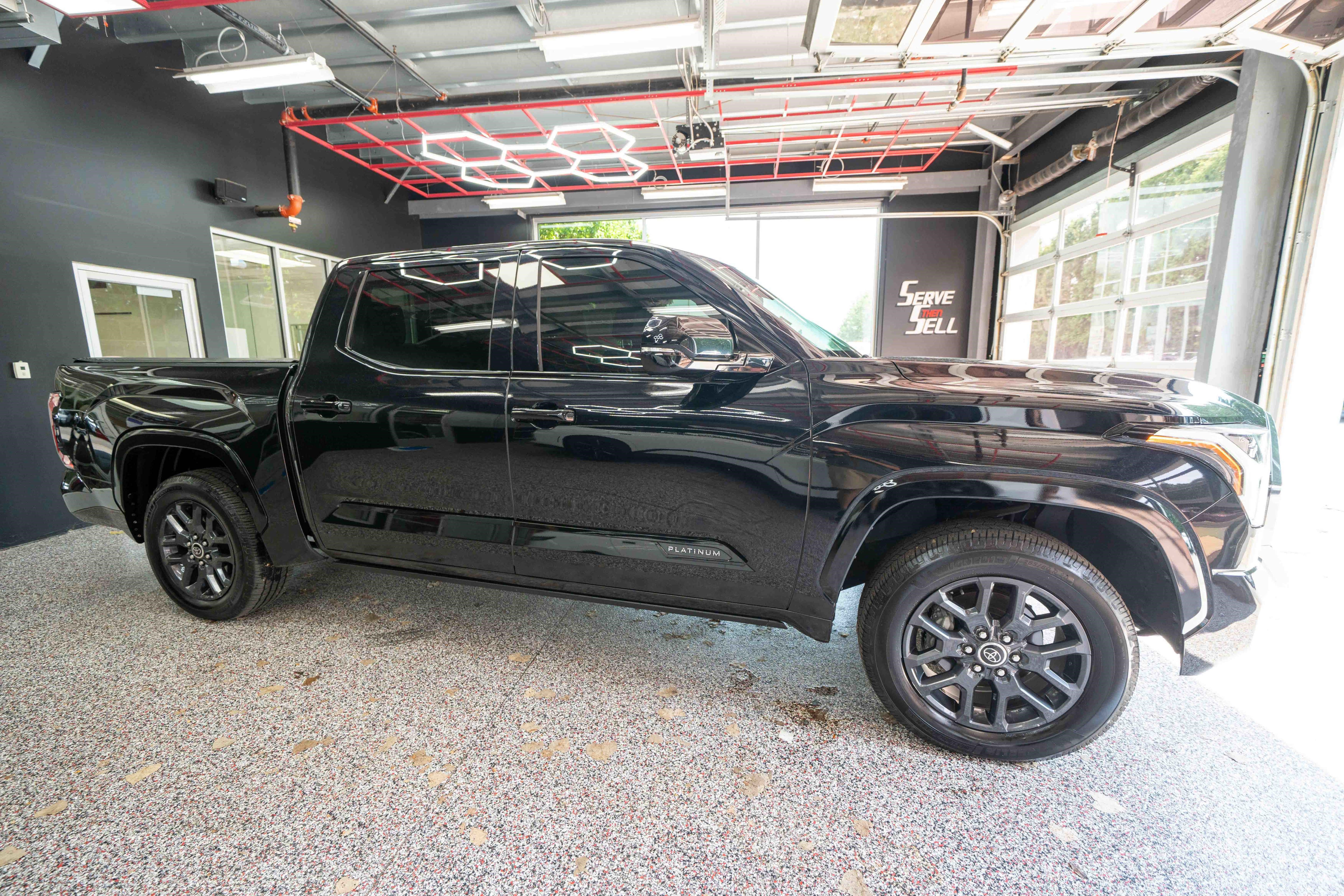 Used 2022 Toyota Tundra Platinum w/ Advanced Package AWD/4WD image 5