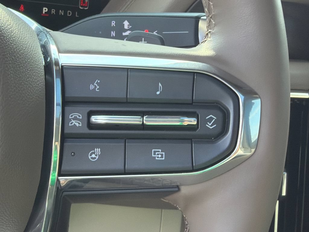 Used 2025 GMC Yukon Denali w/ Denali Reserve Package RWD image 26
