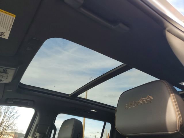 Used 2024 Chevrolet Suburban High Country AWD/4WD image 25