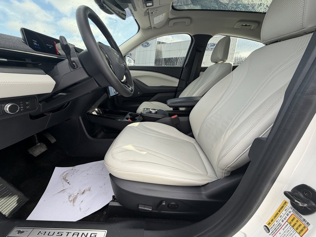 Used 2021 Ford Mustang Mach-E Premium image 16