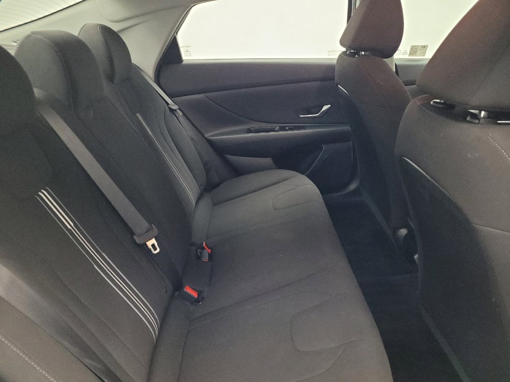 Used 2024 Hyundai Elantra SEL FWD image 19