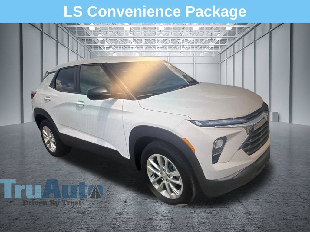 Used 2025 Chevrolet TrailBlazer LS w/ LS Convenience Package FWD image 1