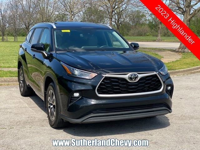 Used 2023 Toyota Highlander XLE image 1