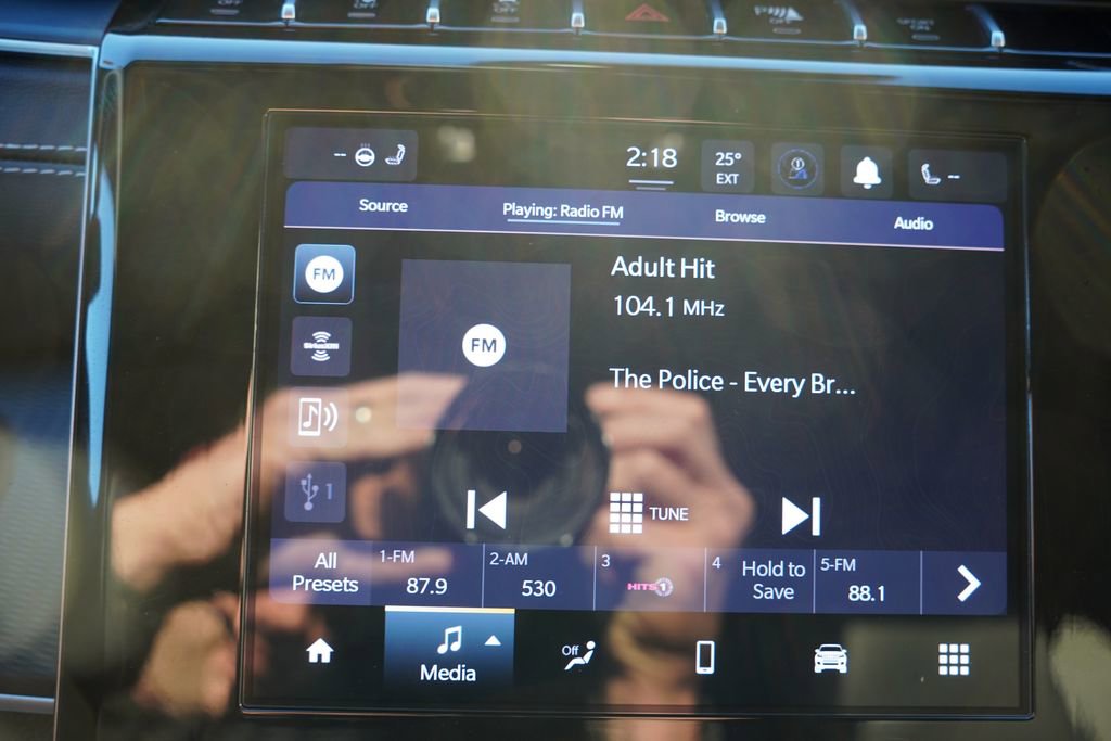 Certified 2025 Jeep Grand Cherokee Altitude image 24