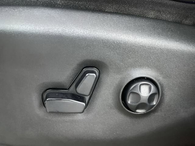 Used 2020 Chrysler Pacifica Limited w/ Advanced Safetytec Group image 36