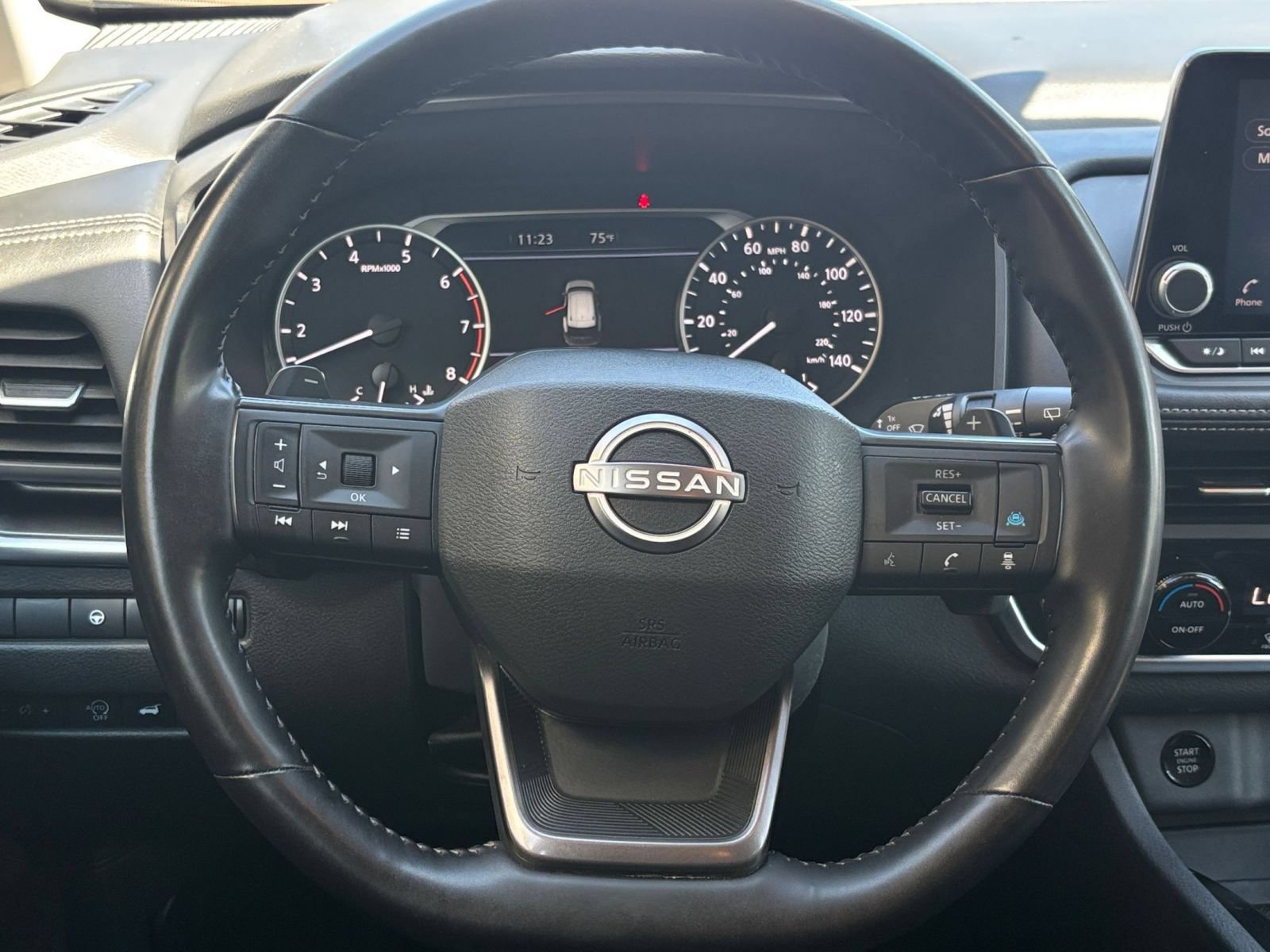 Used 2025 Nissan Rogue SV AWD/4WD image 27