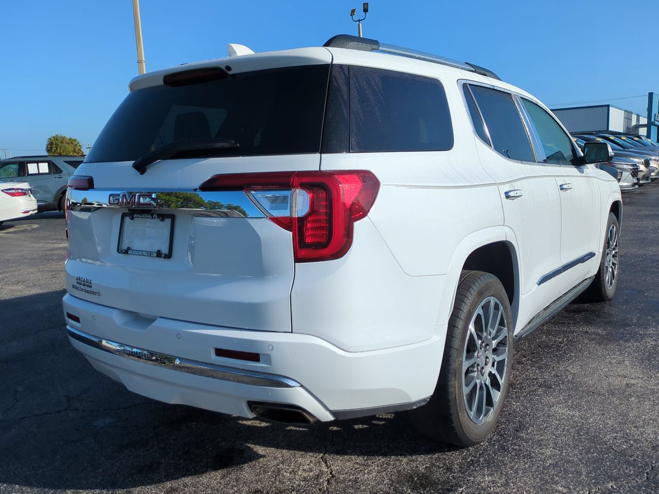 Certified 2021 GMC Acadia Denali w/ Denali Technology Package FWD image 4