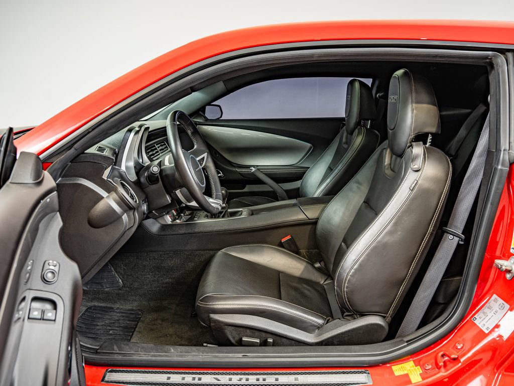 Used 2010 Chevrolet Camaro SS RWD image 32