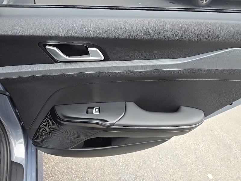 Used 2023 Kia K5 LXS image 27