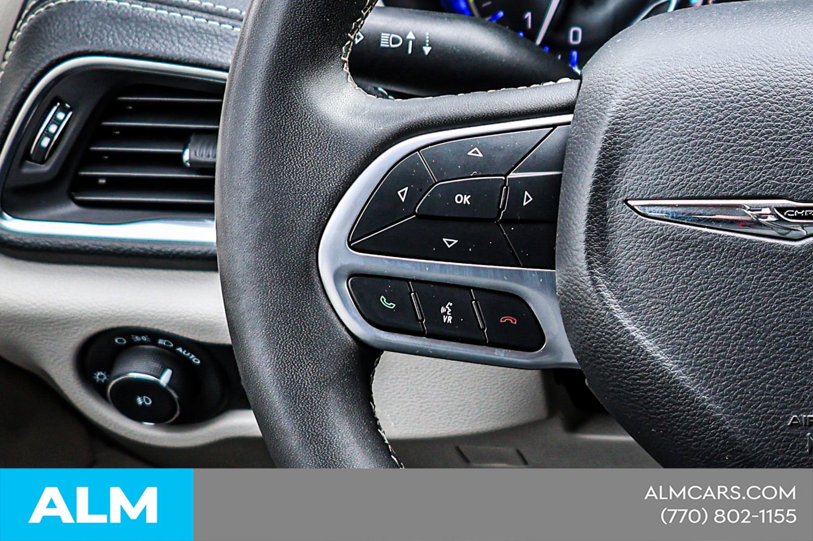 Used 2023 Chrysler Pacifica Limited image 28