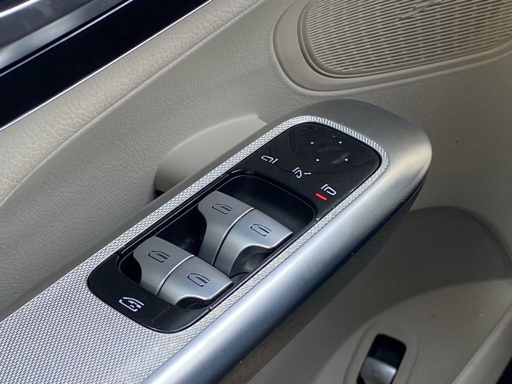 Certified 2026 Mercedes-Benz GLC 300 image 13