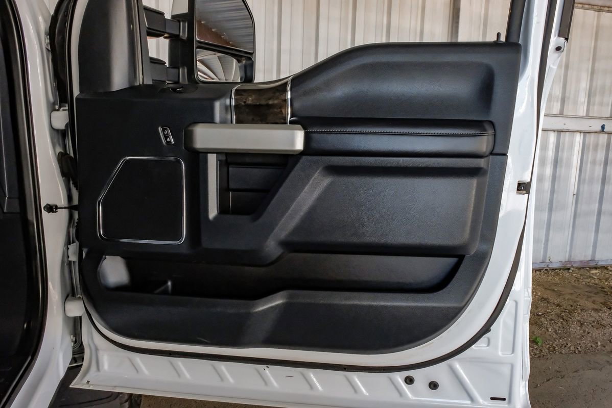 Used 2022 Ford F350 Lariat image 45