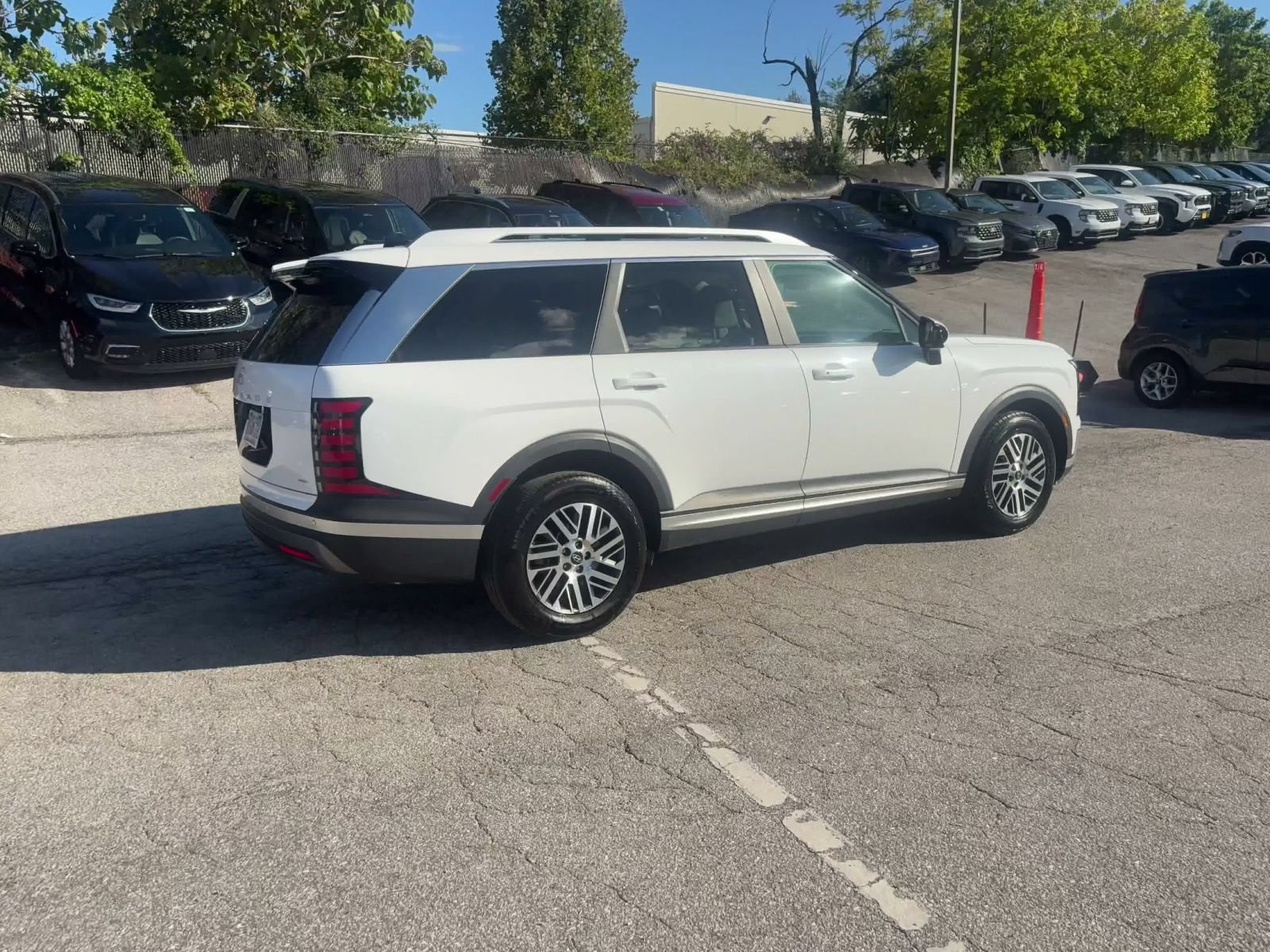 Used 2026 Hyundai Palisade SEL AWD/4WD image 14