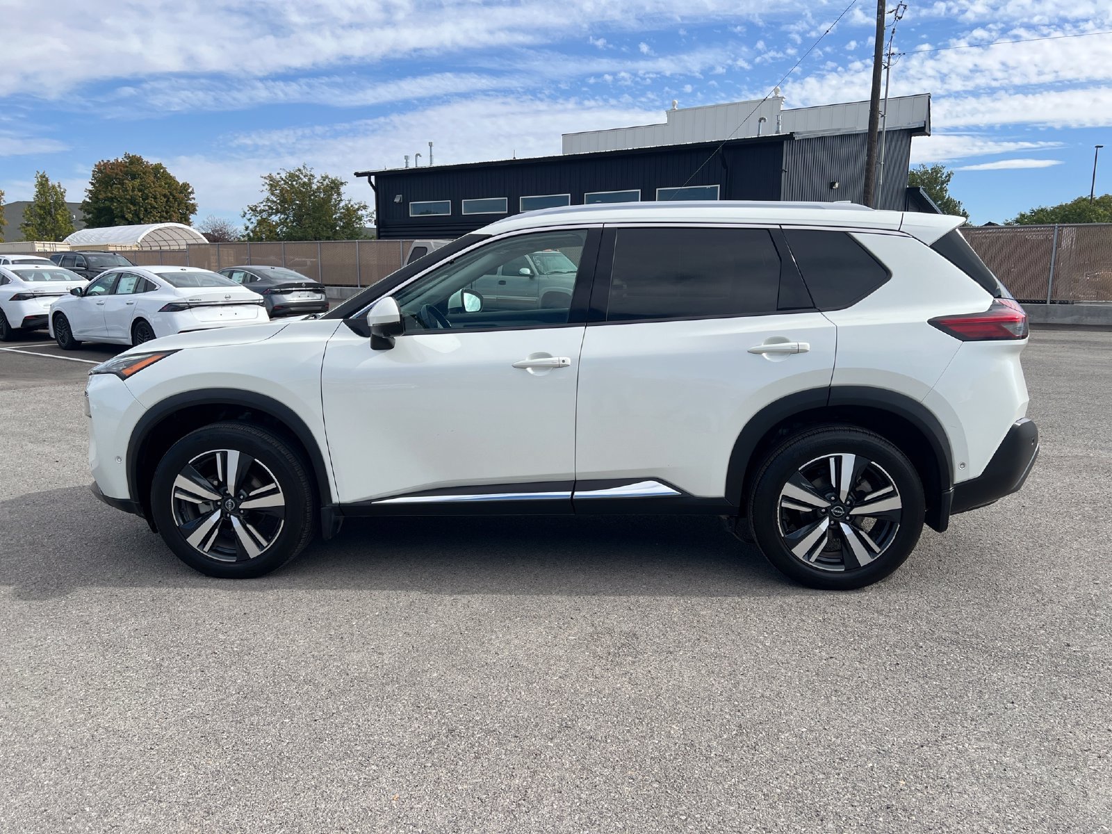 Used 2023 Nissan Rogue SL w/ SL Premium Package AWD/4WD image 6