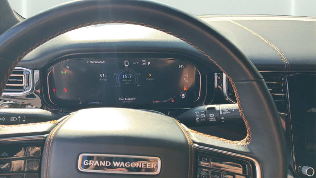 Used 2023 Jeep Grand Wagoneer Series III AWD/4WD image 14