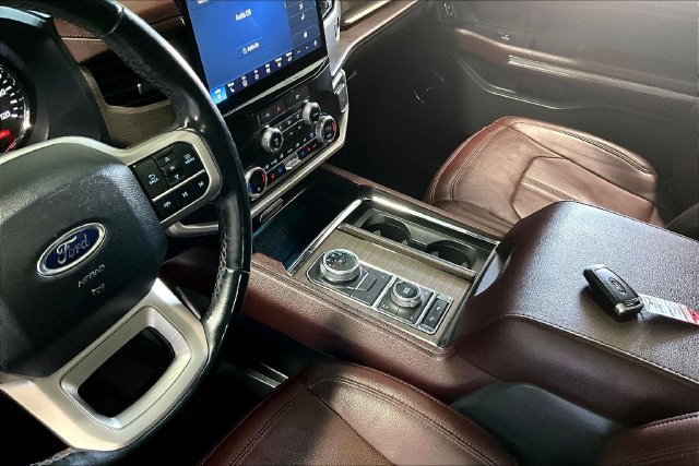 Used 2024 Ford Expedition Limited AWD/4WD image 18