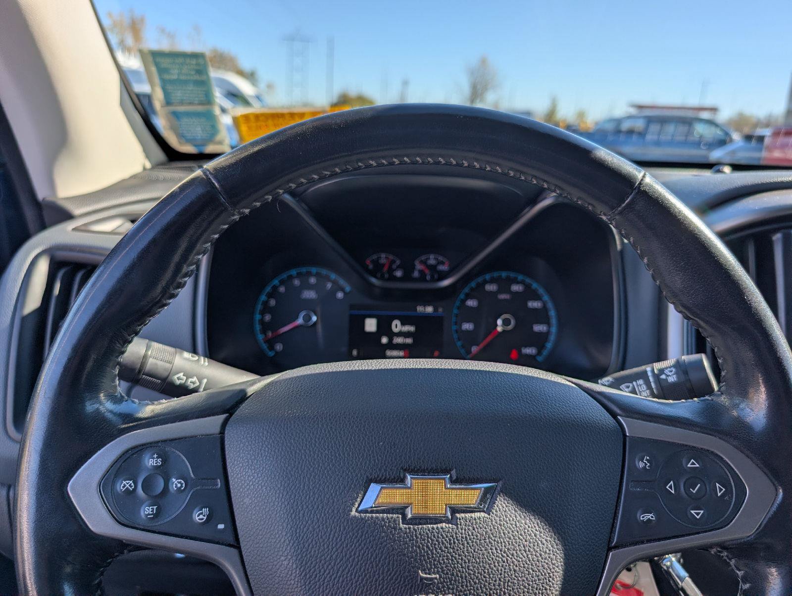 Used 2022 Chevrolet Colorado Z71 AWD/4WD image 10