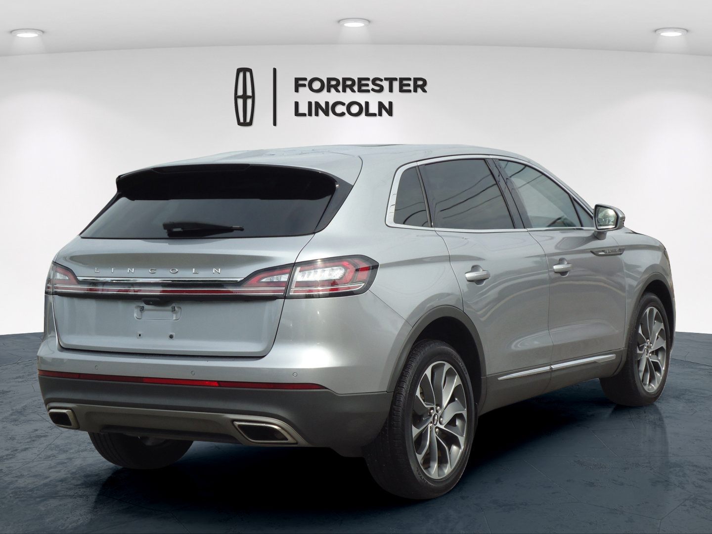 Certified 2023 Lincoln Nautilus Reserve AWD/4WD image 3