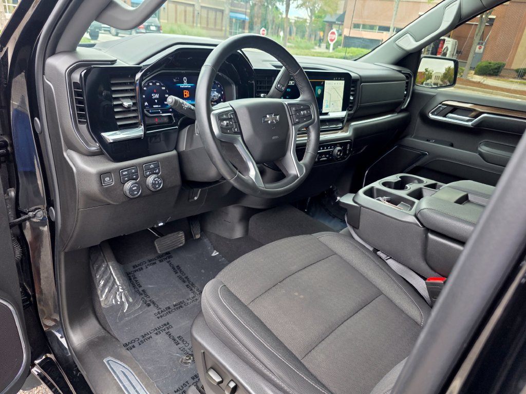 Certified 2024 Chevrolet Silverado 1500 RST w/ Z71 Off-Road Package AWD/4WD image 11