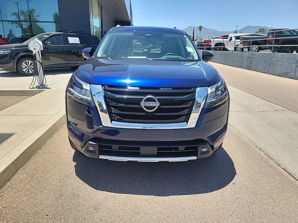 Used 2022 Nissan Pathfinder Platinum w/ Cargo Package FWD image 2