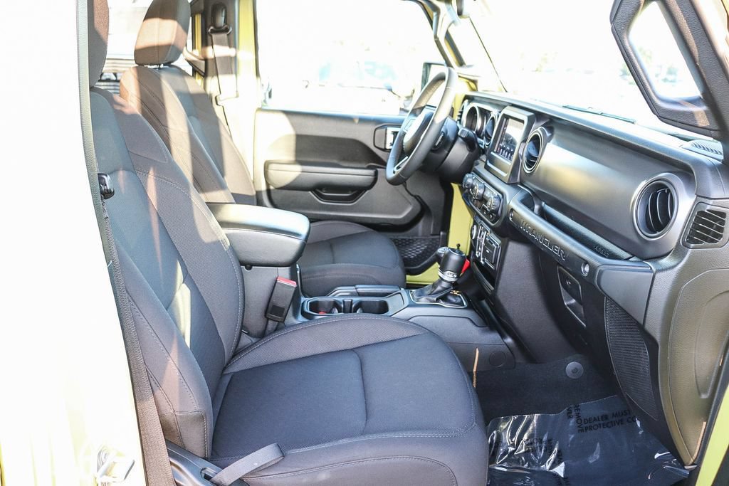 Used 2023 Jeep Wrangler Unlimited Sport AWD/4WD image 21