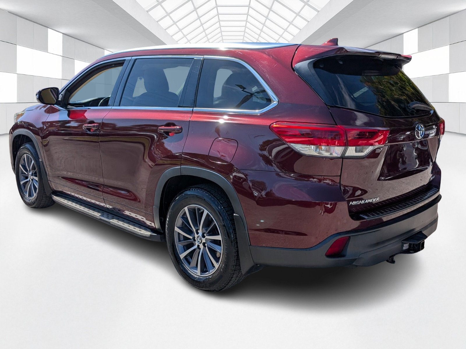 Used 2018 Toyota Highlander XLE image 5