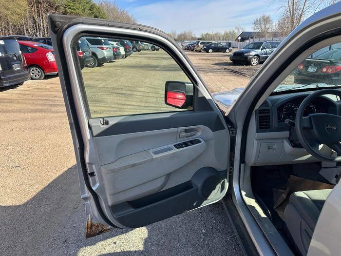 Used 2008 Jeep Liberty Sport w/ Popular Equipment Group AWD/4WD image 21