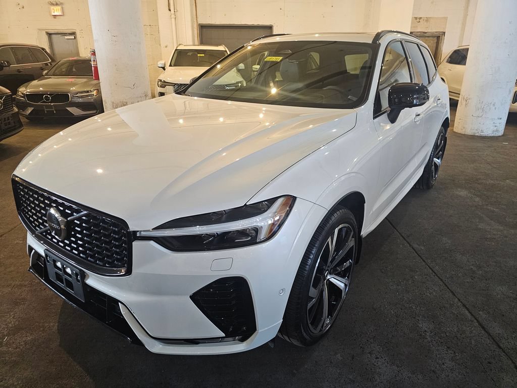 Used 2022 Volvo XC60 B6 R-Design