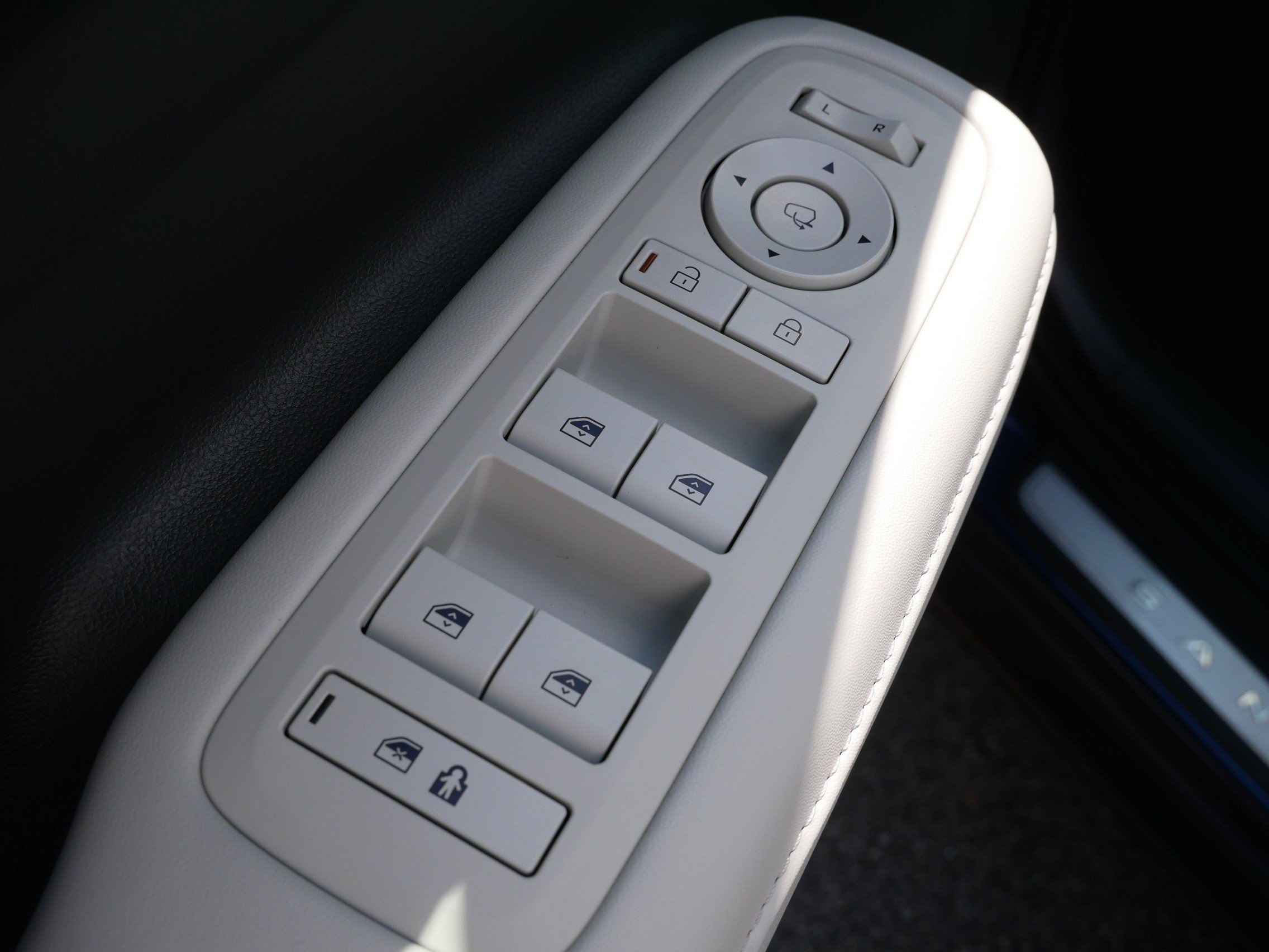 Used 2025 Hyundai Santa Fe Calligraphy AWD/4WD image 18