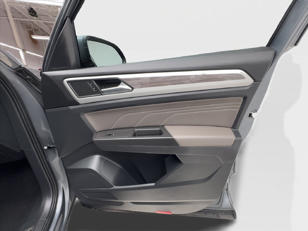 Used 2023 Volkswagen Atlas Cross Sport SE w/ Panoramic Sunroof Package FWD image 33