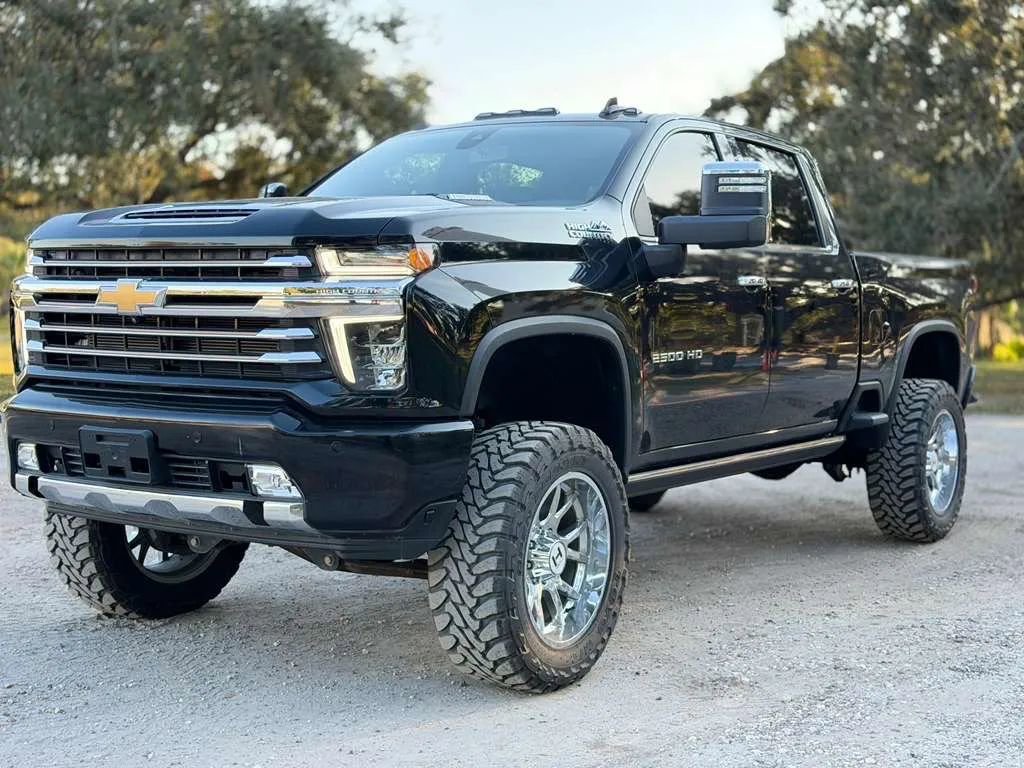Used 2023 Chevrolet Silverado 2500 High Country w/ Safety Package II image 62
