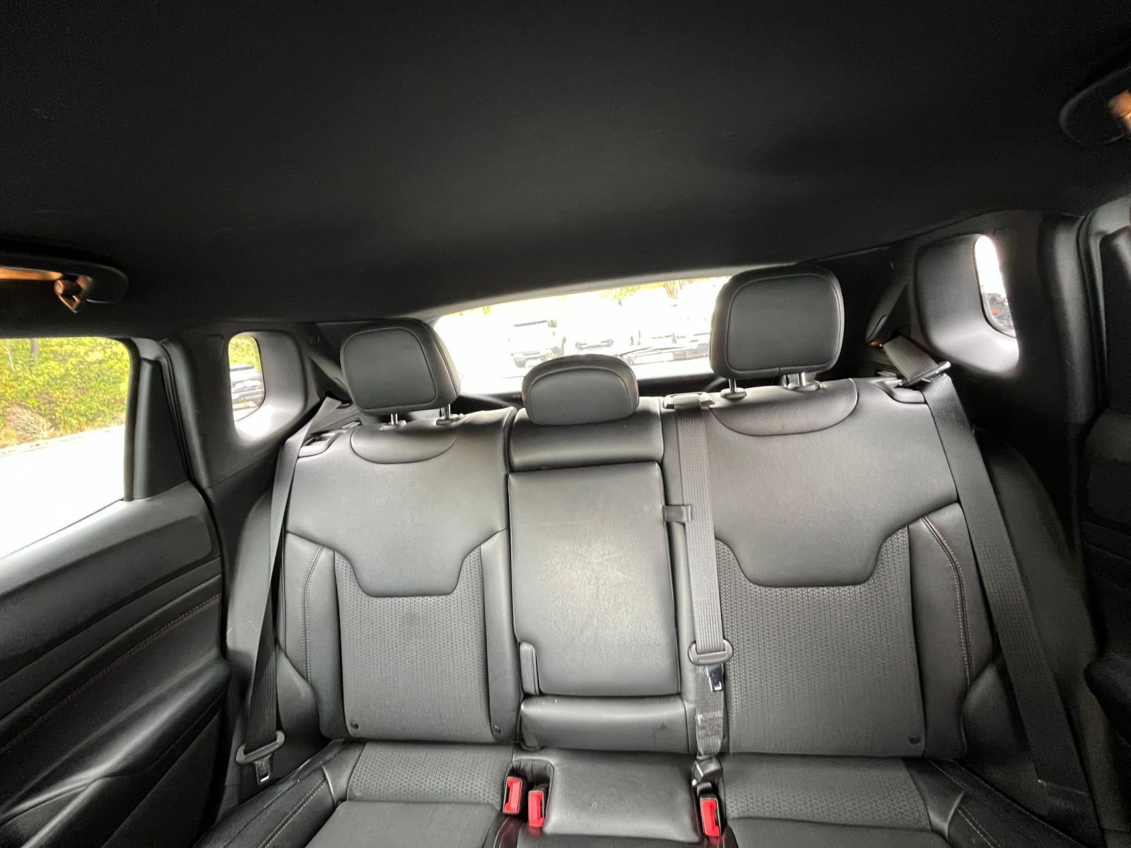 Used 2025 Jeep Compass Trailhawk image 34