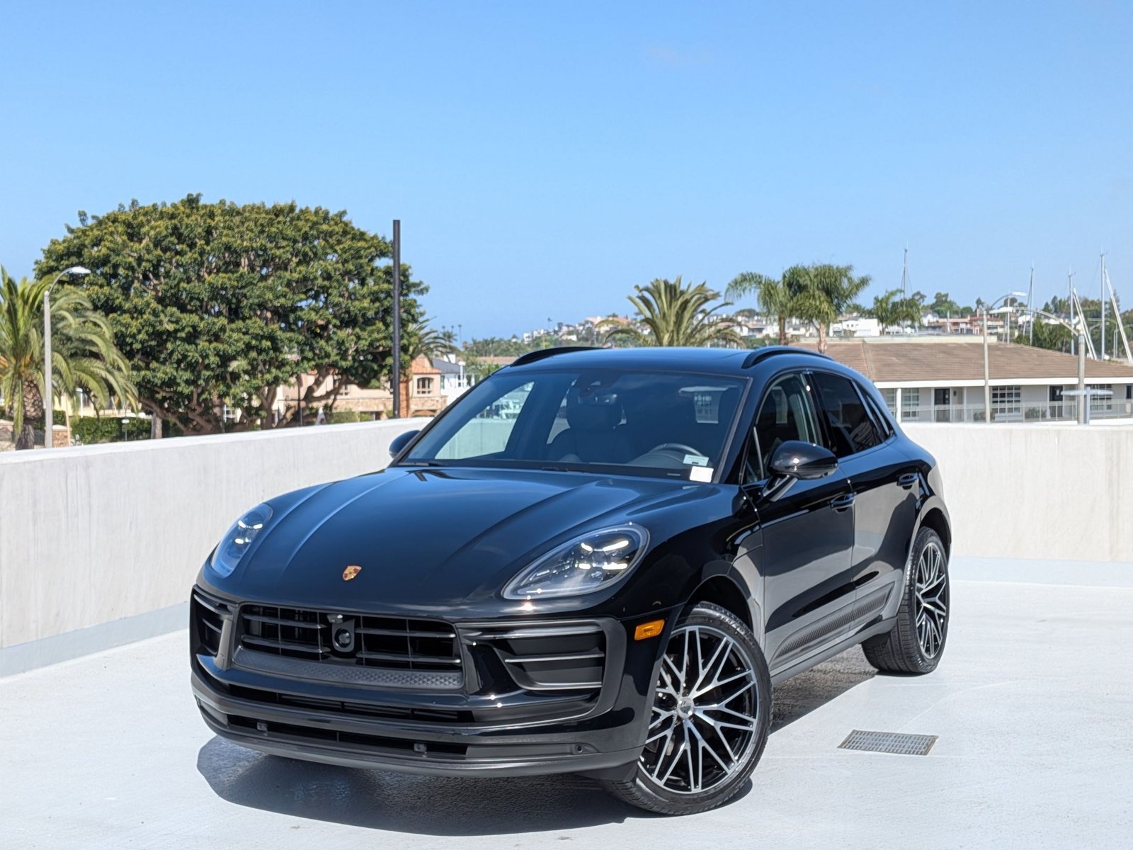 Certified 2024 Porsche Macan AWD/4WD video 1