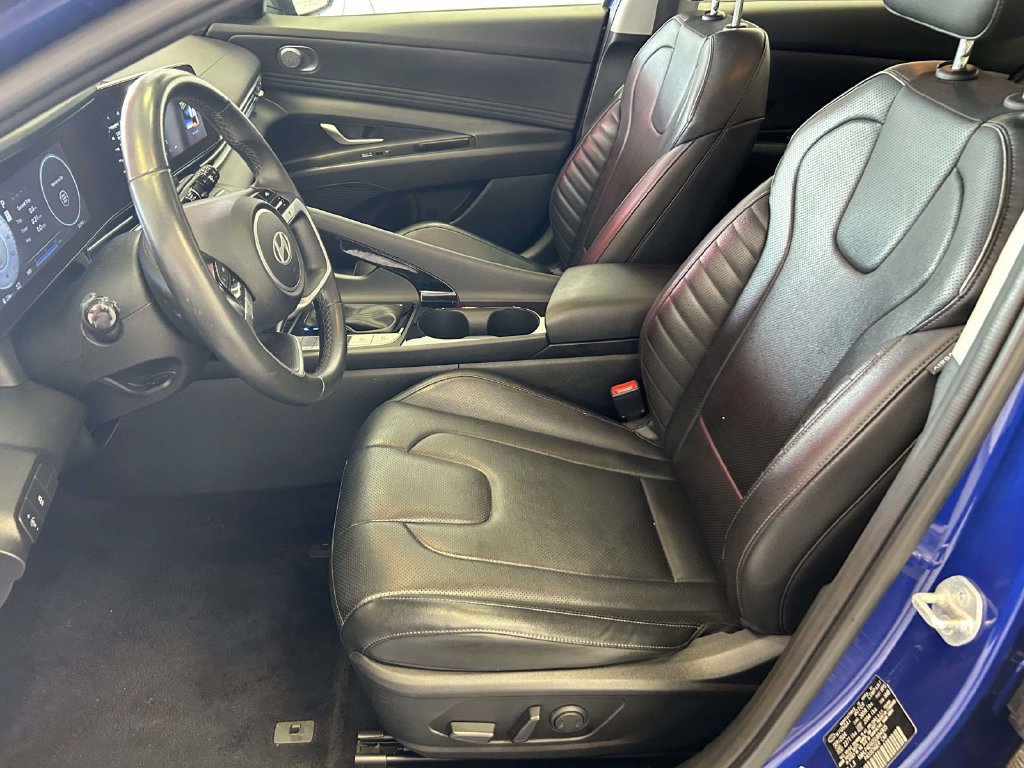 Used 2025 Hyundai Elantra Limited FWD image 16