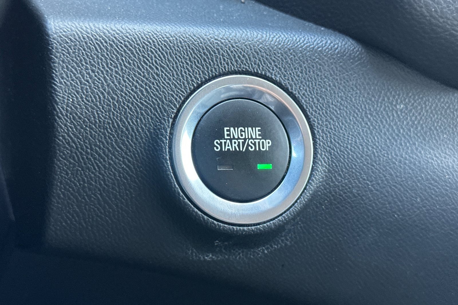 Used 2023 GMC Terrain SLT image 35