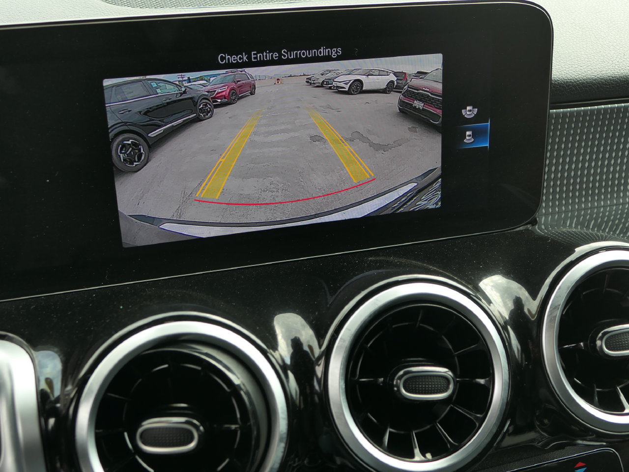 Used 2023 Mercedes-Benz GLB 250 4MATIC image 18