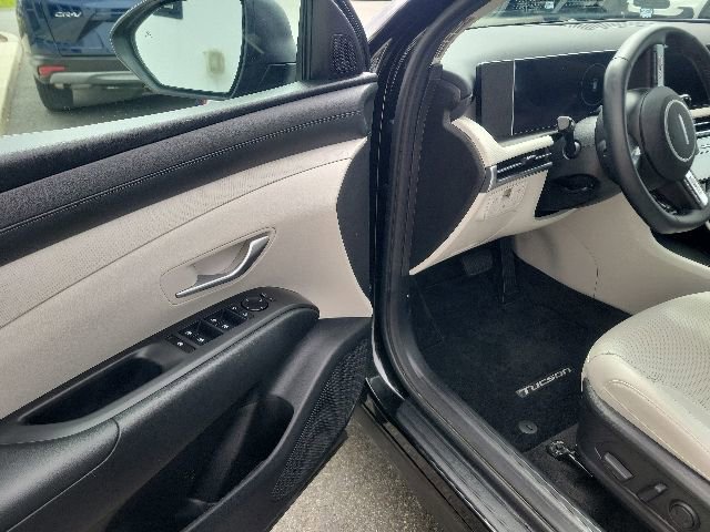 Used 2025 Hyundai Tucson SEL AWD/4WD image 13