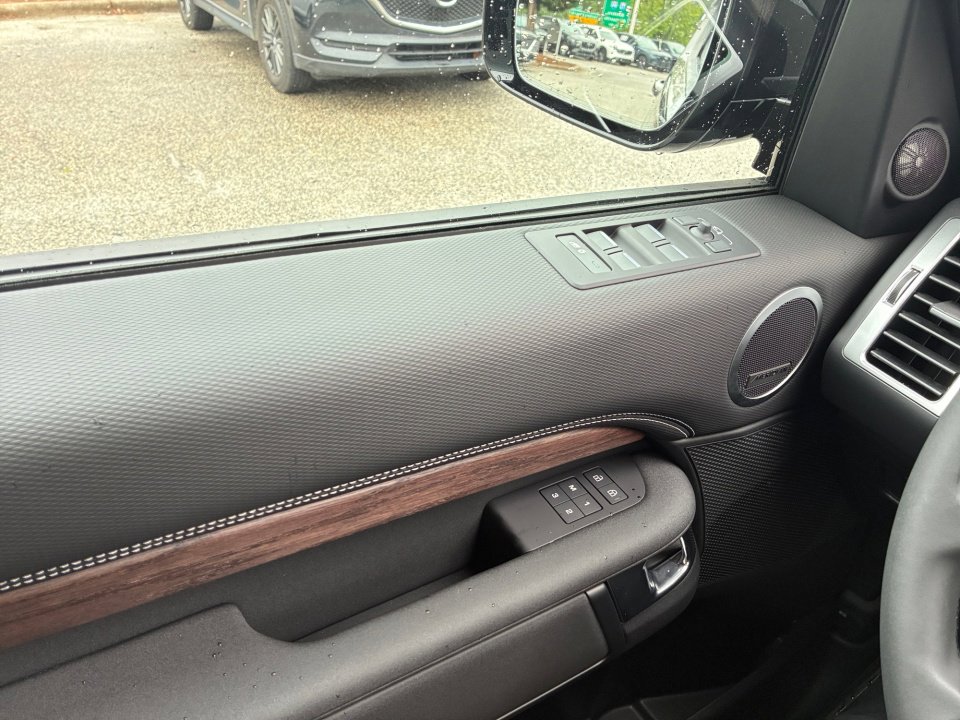 New 2026 Land Rover Discovery Dynamic SE AWD/4WD image 32