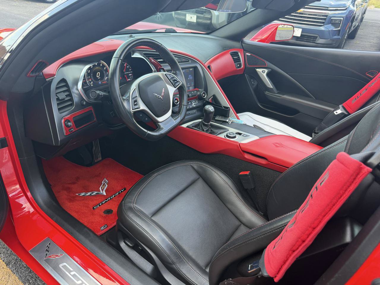 Used 2018 Chevrolet Corvette Stingray Coupe w/ 1LT RWD image 11