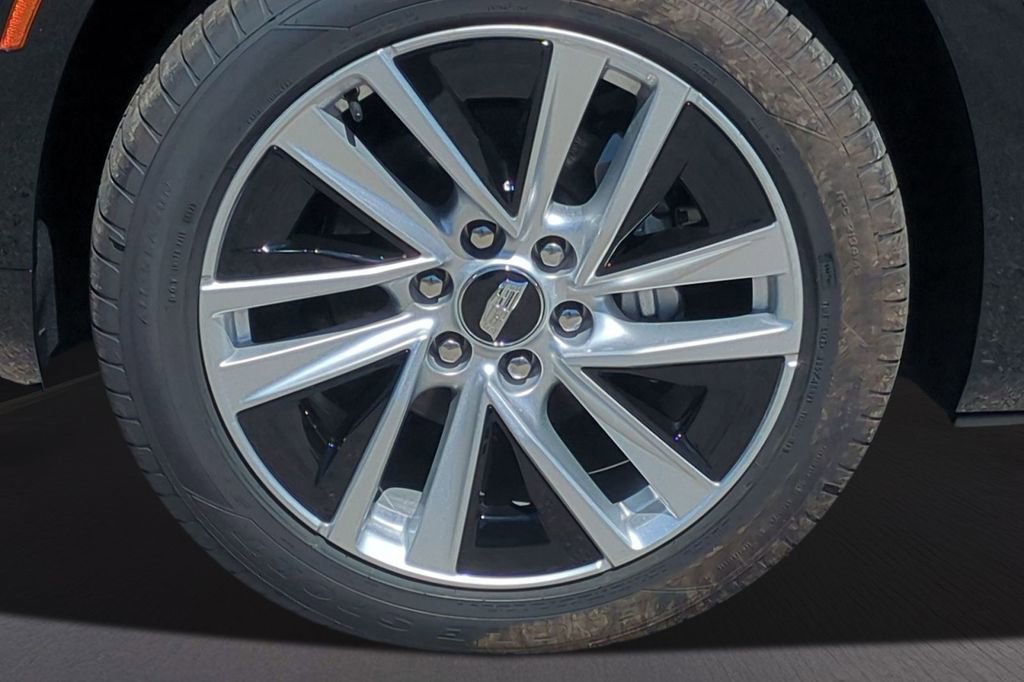 New 2026 Cadillac Vistiq Luxury w/ LPO, Floor Liner Package AWD/4WD image 15