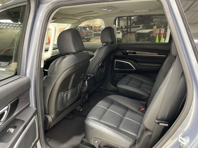 Used 2022 Kia Telluride EX w/ EX Premium Package image 21