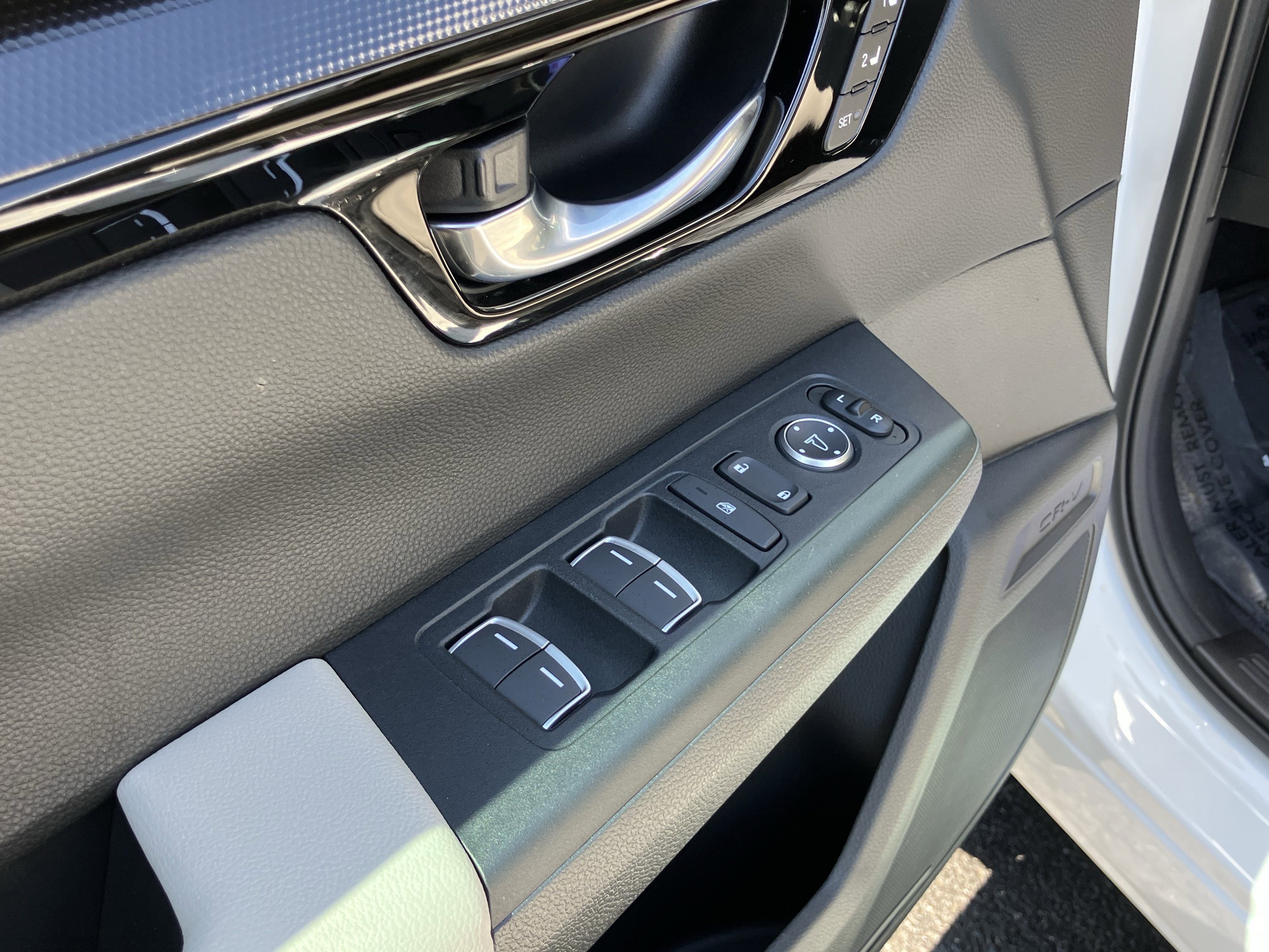 Used 2025 Honda CR-V EX-L image 15