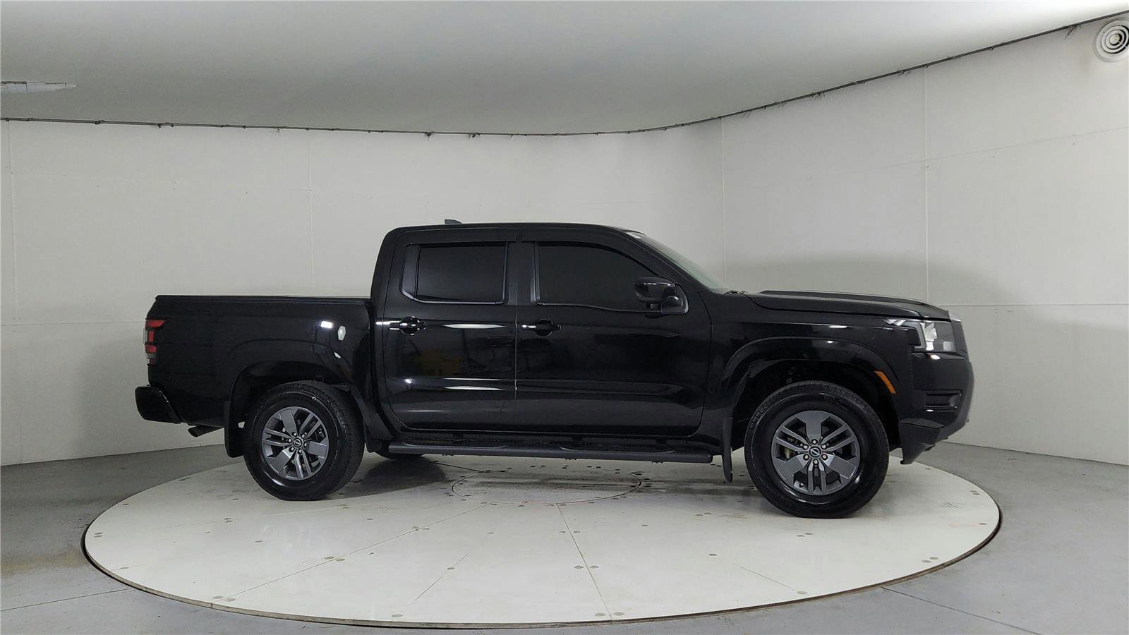 Certified 2025 Nissan Frontier SV image 8