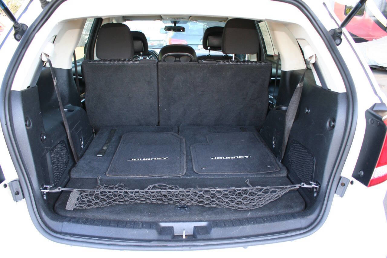 Used 2013 Dodge Journey SXT w/ Flexible Seating Group AWD/4WD image 20