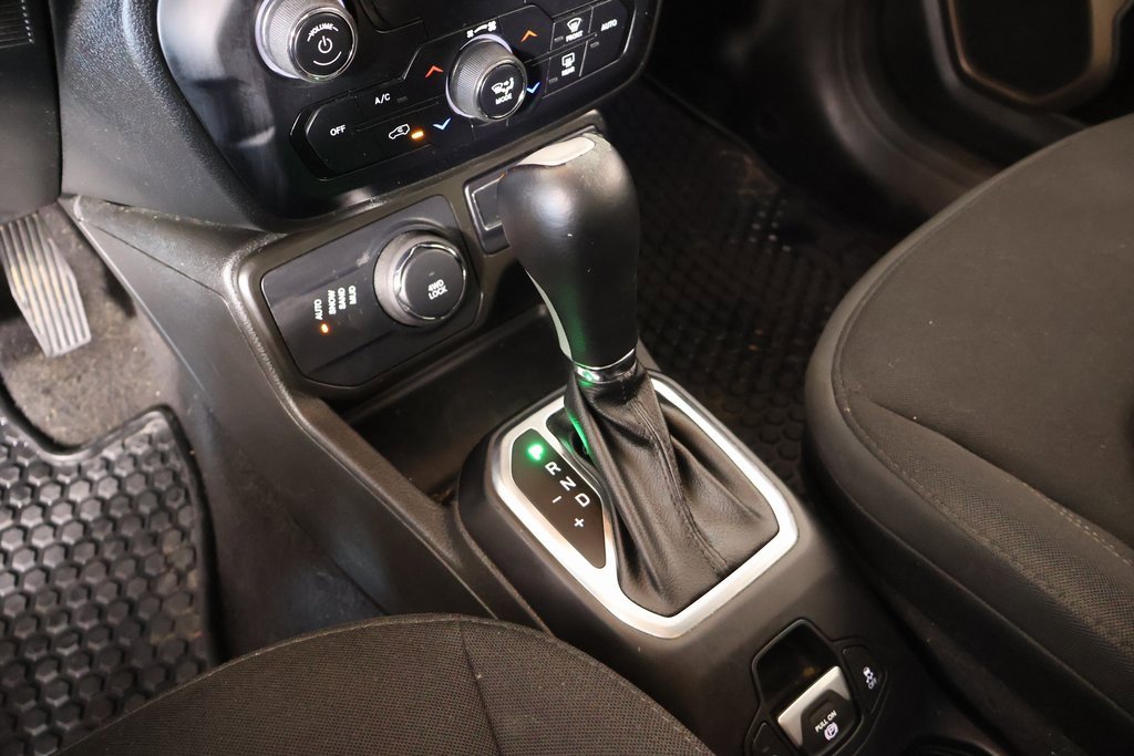 Used 2023 Jeep Renegade Latitude image 9