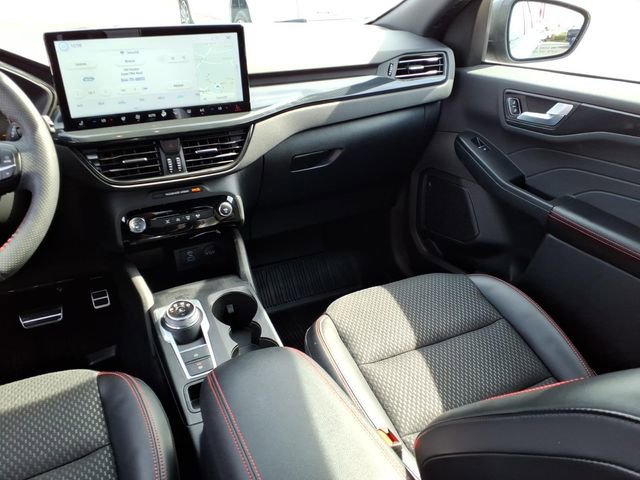 Used 2023 Ford Escape ST-Line w/ Tech Pack #1 AWD/4WD image 7