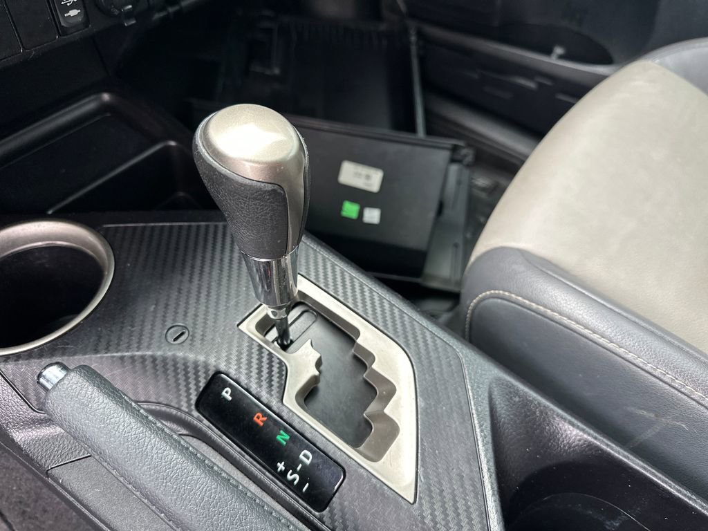 Used 2013 Toyota RAV4 Limited image 23